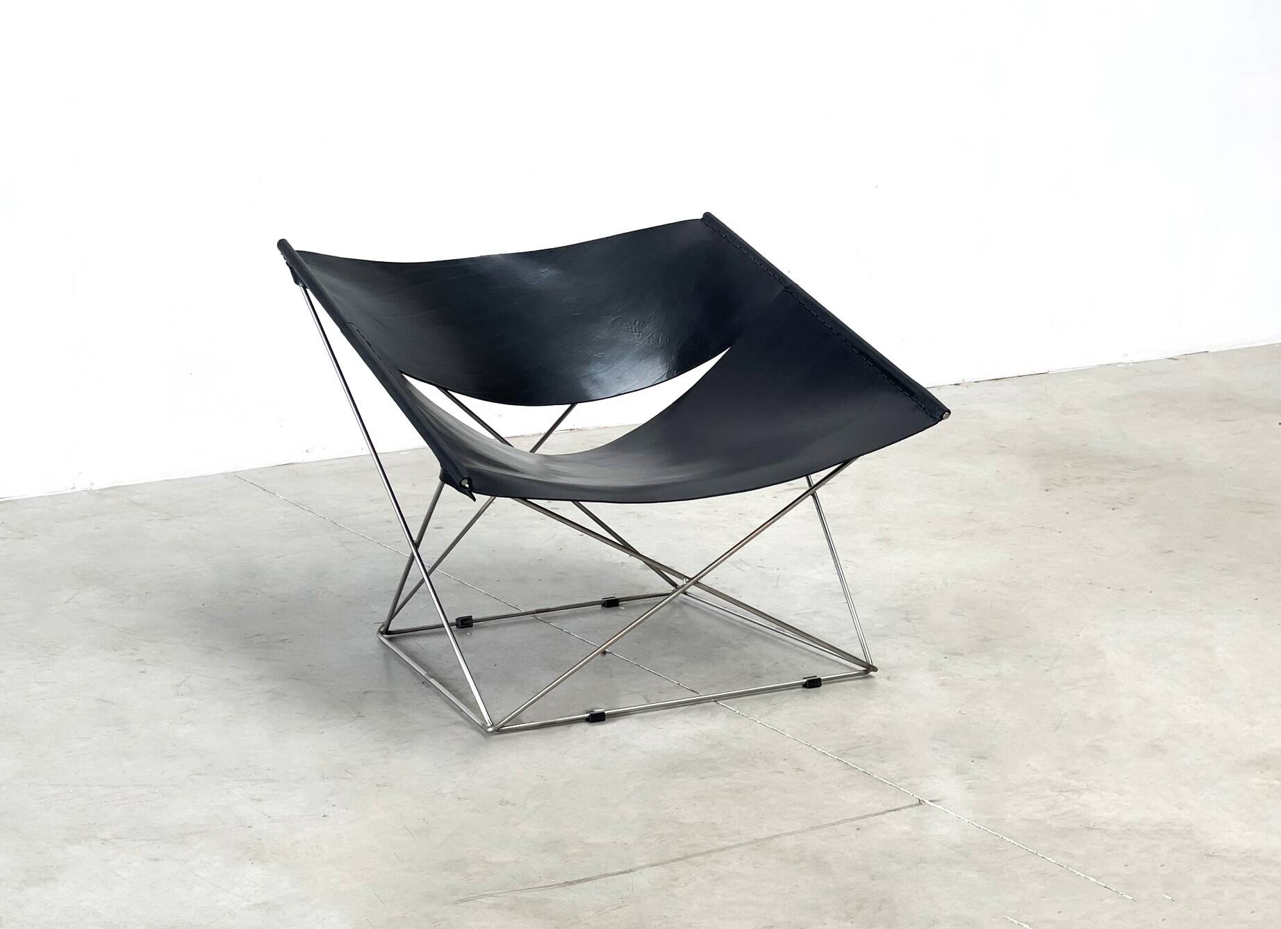 Artifort Pierre Paulin Butterfly F675 lounge chair