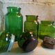 Trio de flacons d'apothicaire en verre vert