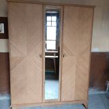 Armoire pieds compas rénovée