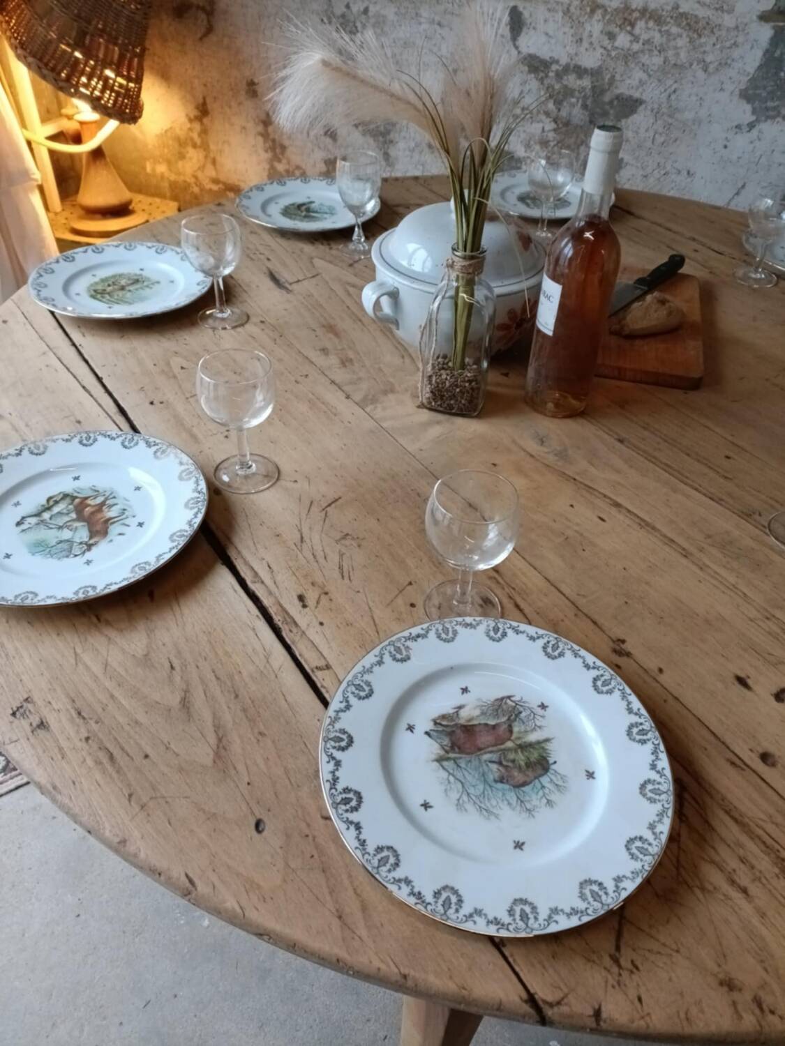 Round farmhouse table