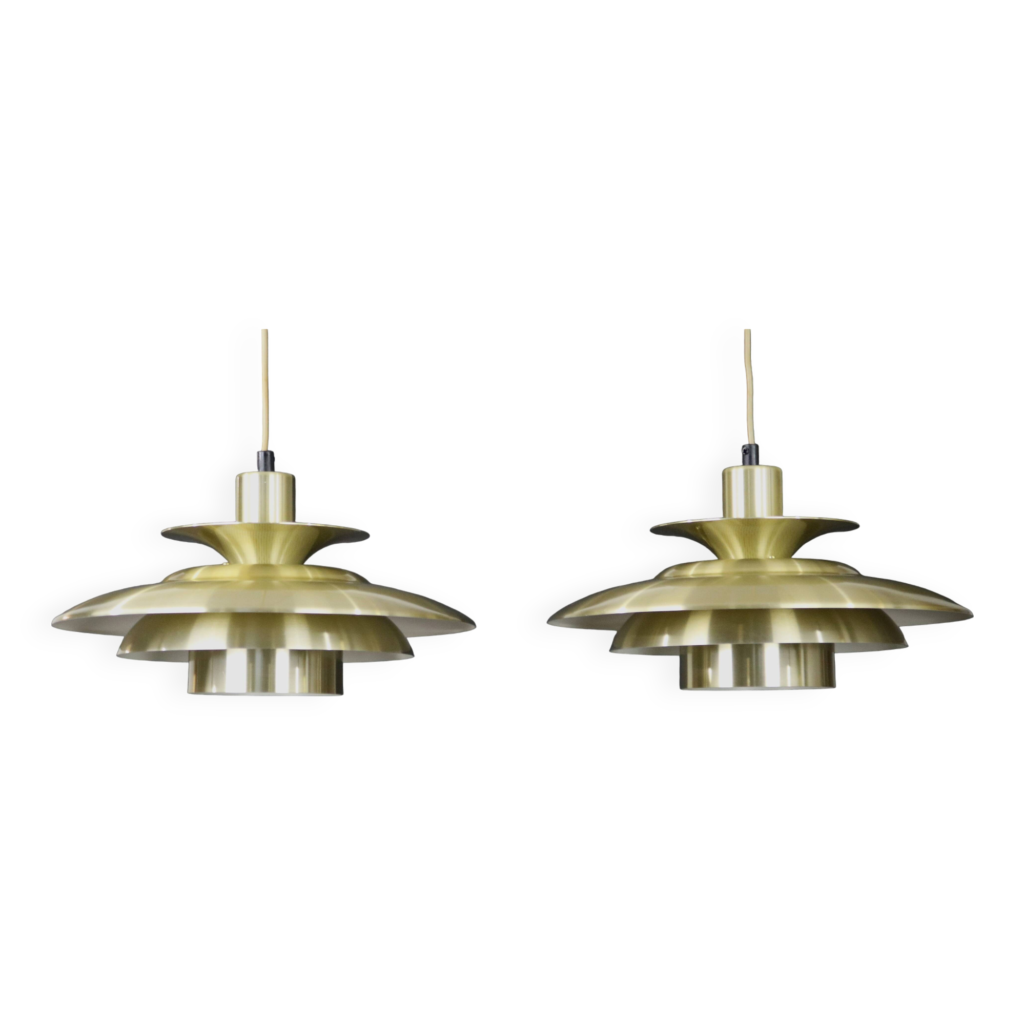 Rare paire de lampes design danoises dorées - Jeka Metaltryk modèle 1017 - très bon état.