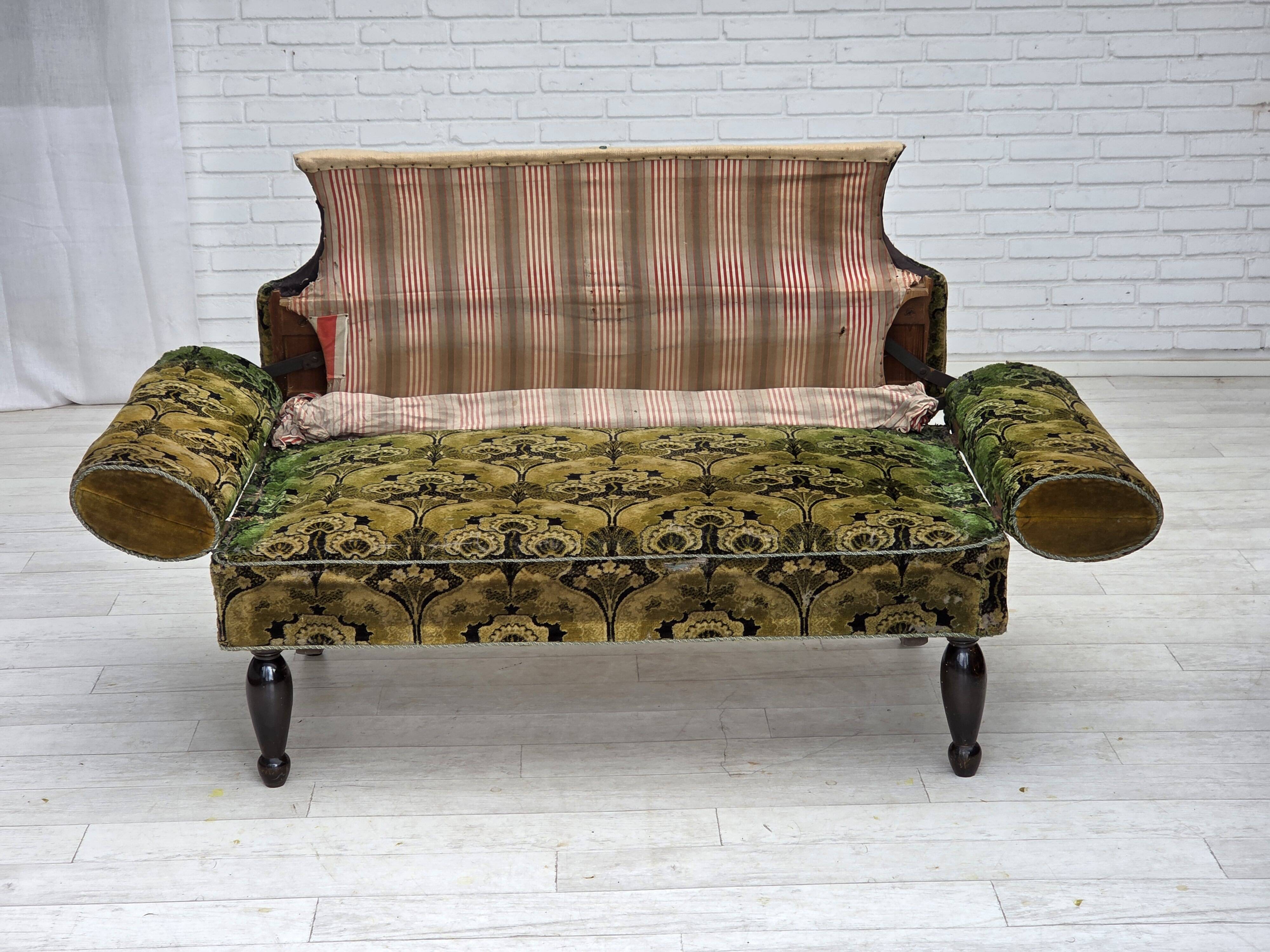 1930s, Danish 2-seater drop arm daybed/sofa, green furniture velour.