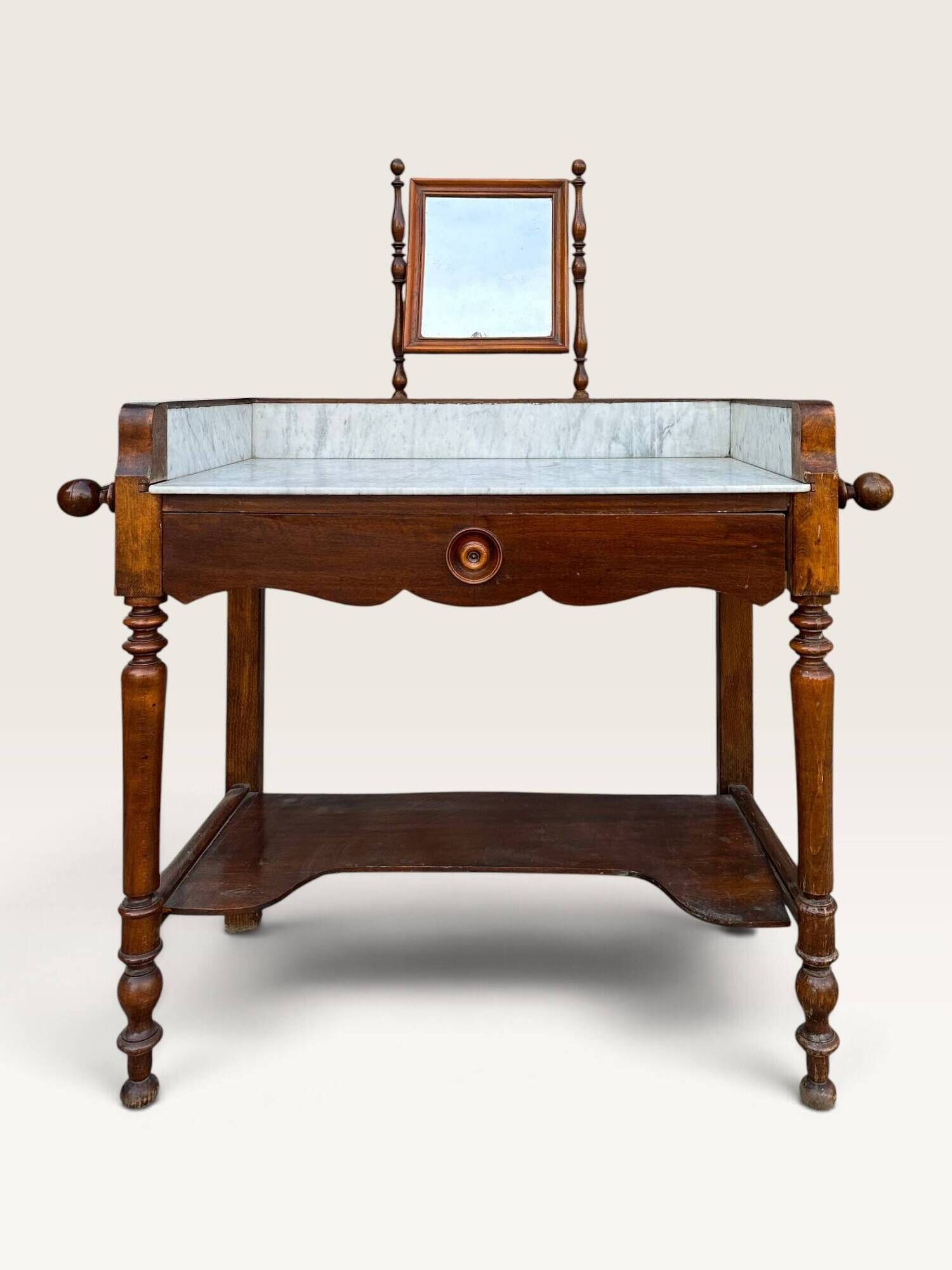 Dressing table in walnut and marble, late 19th century.
