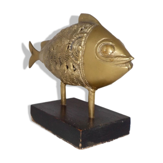 Bronze fish on pedestal India
