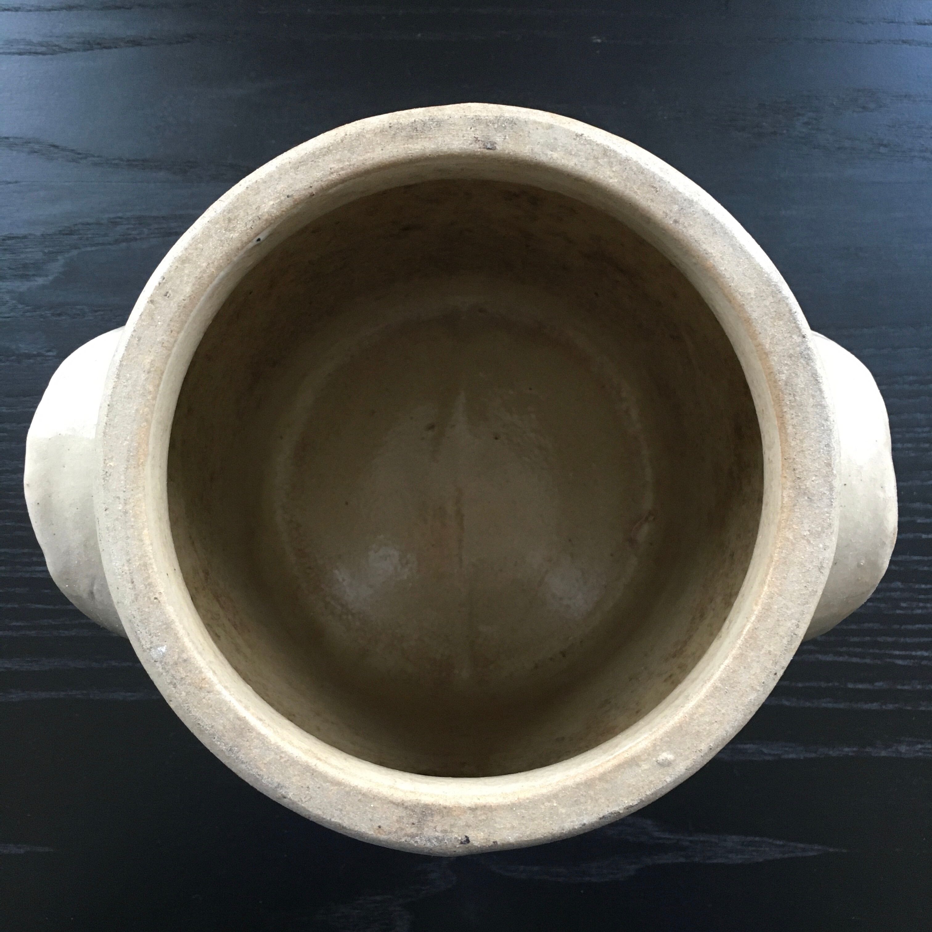Beige stoneware plant pot/cachepot