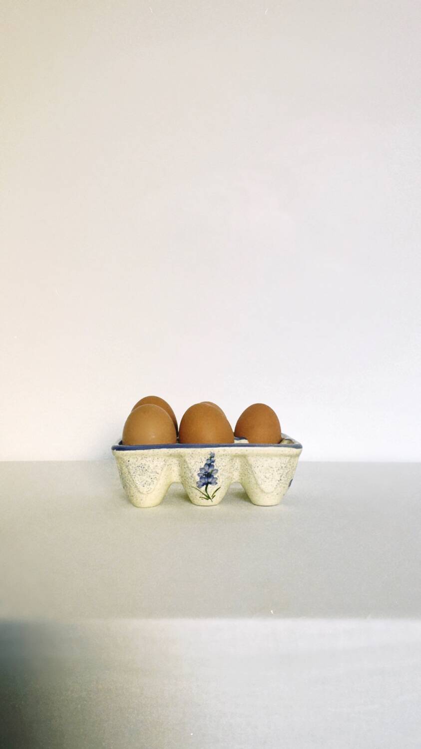 Ceramic egg box