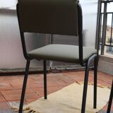 Chaise en métal