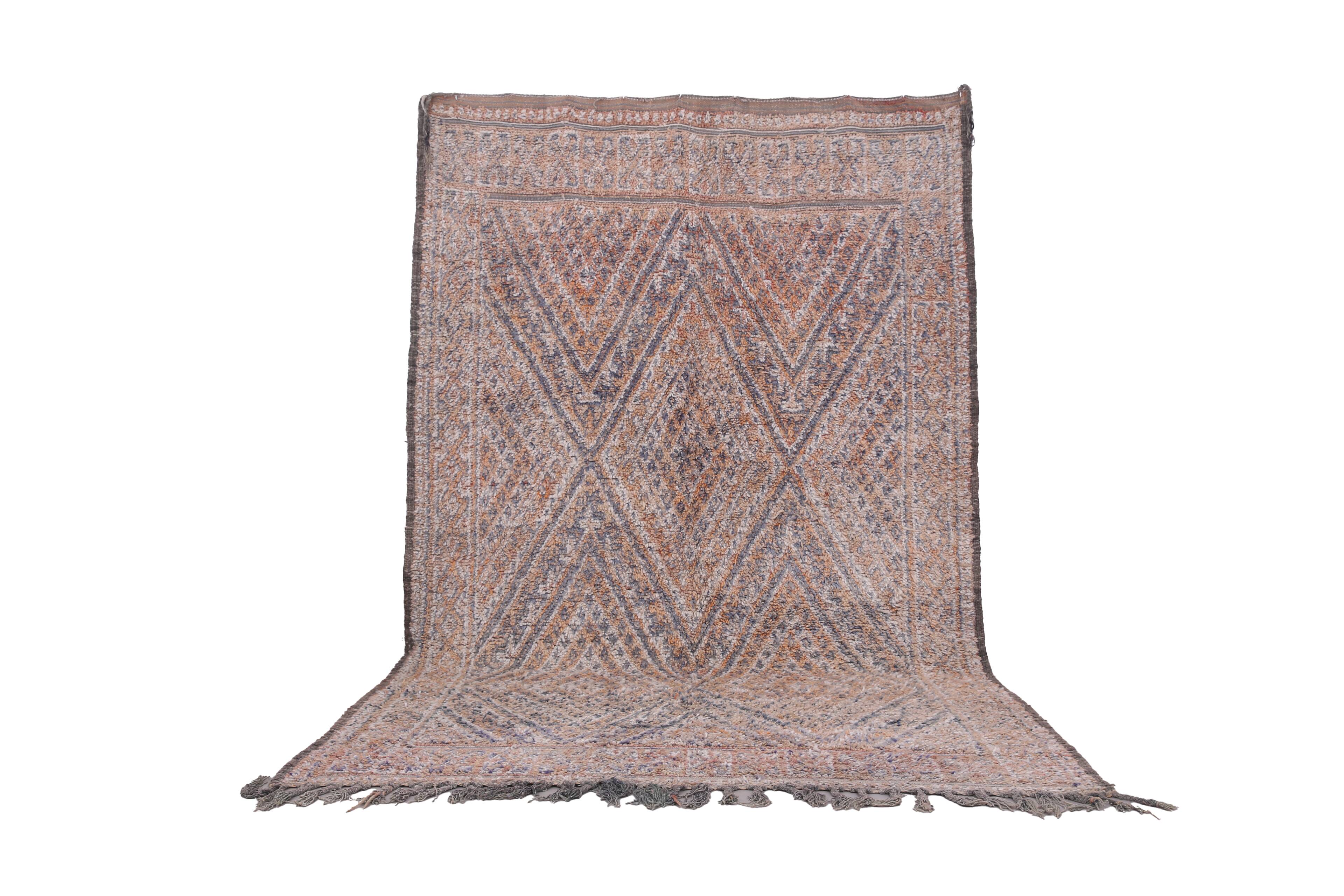 Vintage Beni Mguild Rug 209 x 323 - Berber Wool Rug - Handmade Moroccan Rug