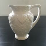 White slurry pitcher