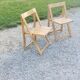 Paire de chaises pliantes à lattes en hêtre des années 70