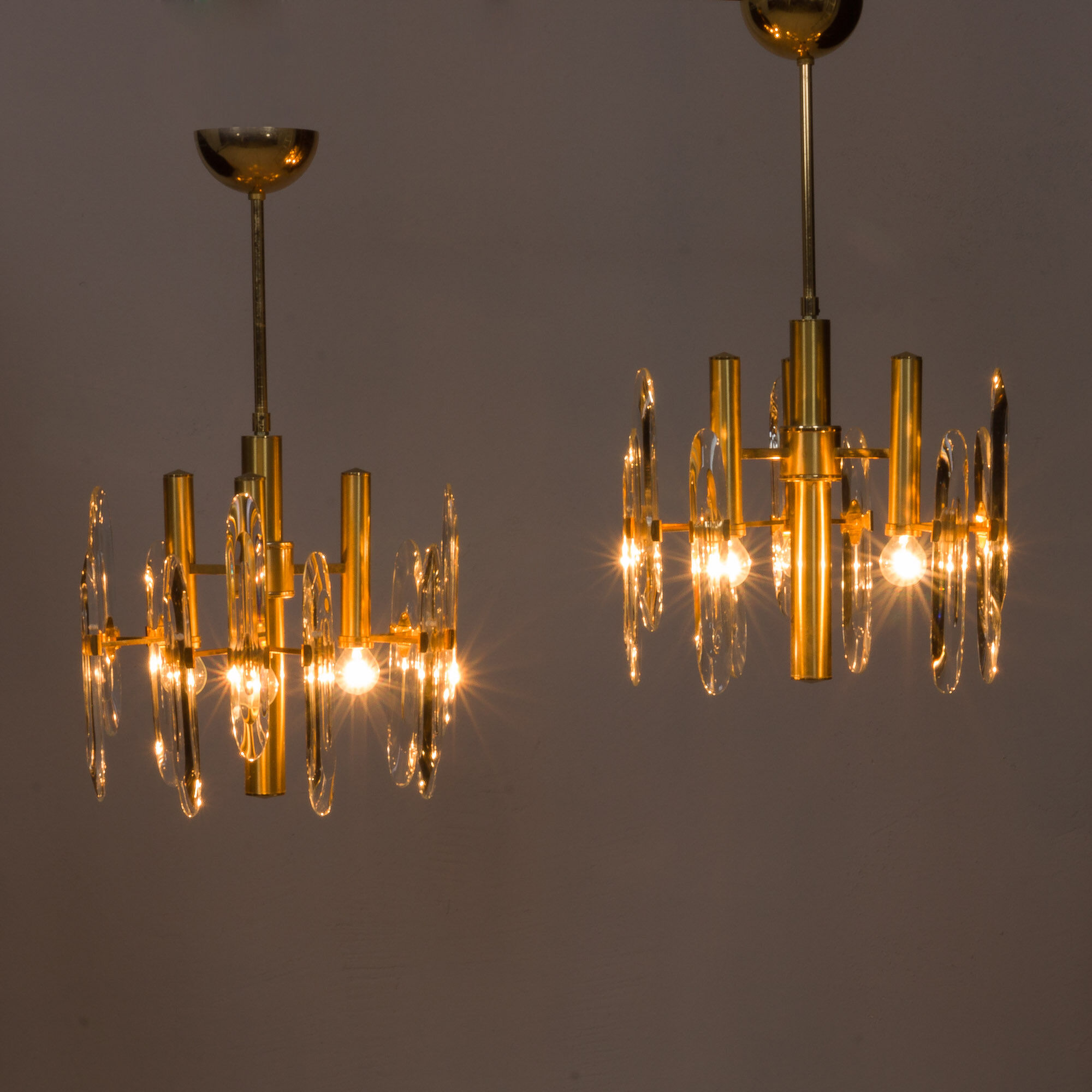 Pair of chandeliers from Sciolari in Milan