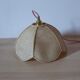 Flower suspension in natural fiber