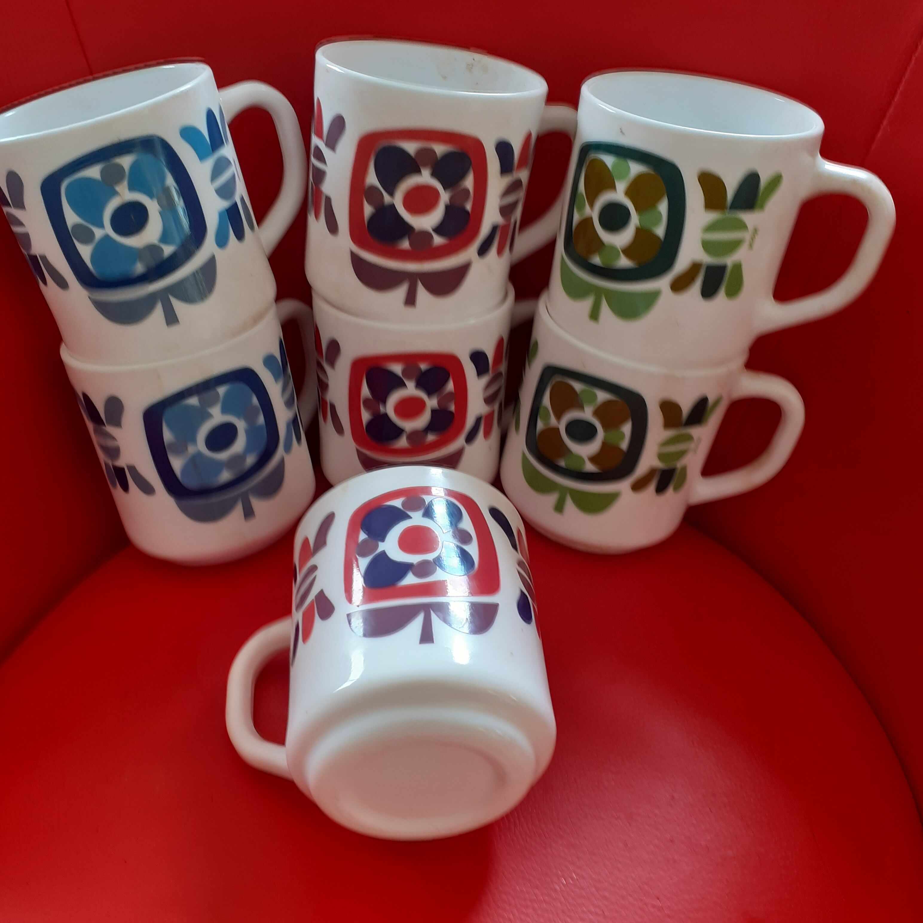 7 Mugs years 70, Mobil