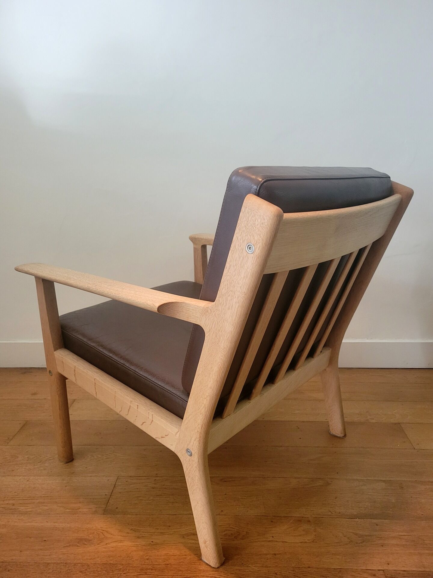 Vintage GE 256 armchair by Hans J. Wegner for Getama