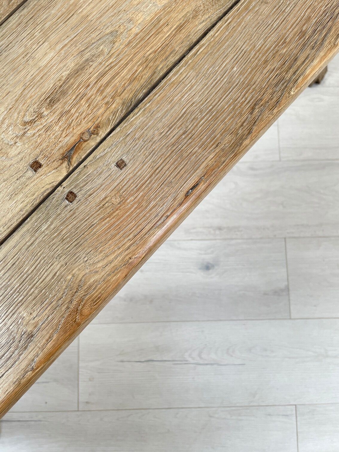 Raw oak butt console