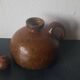 Carafe en céramique marron