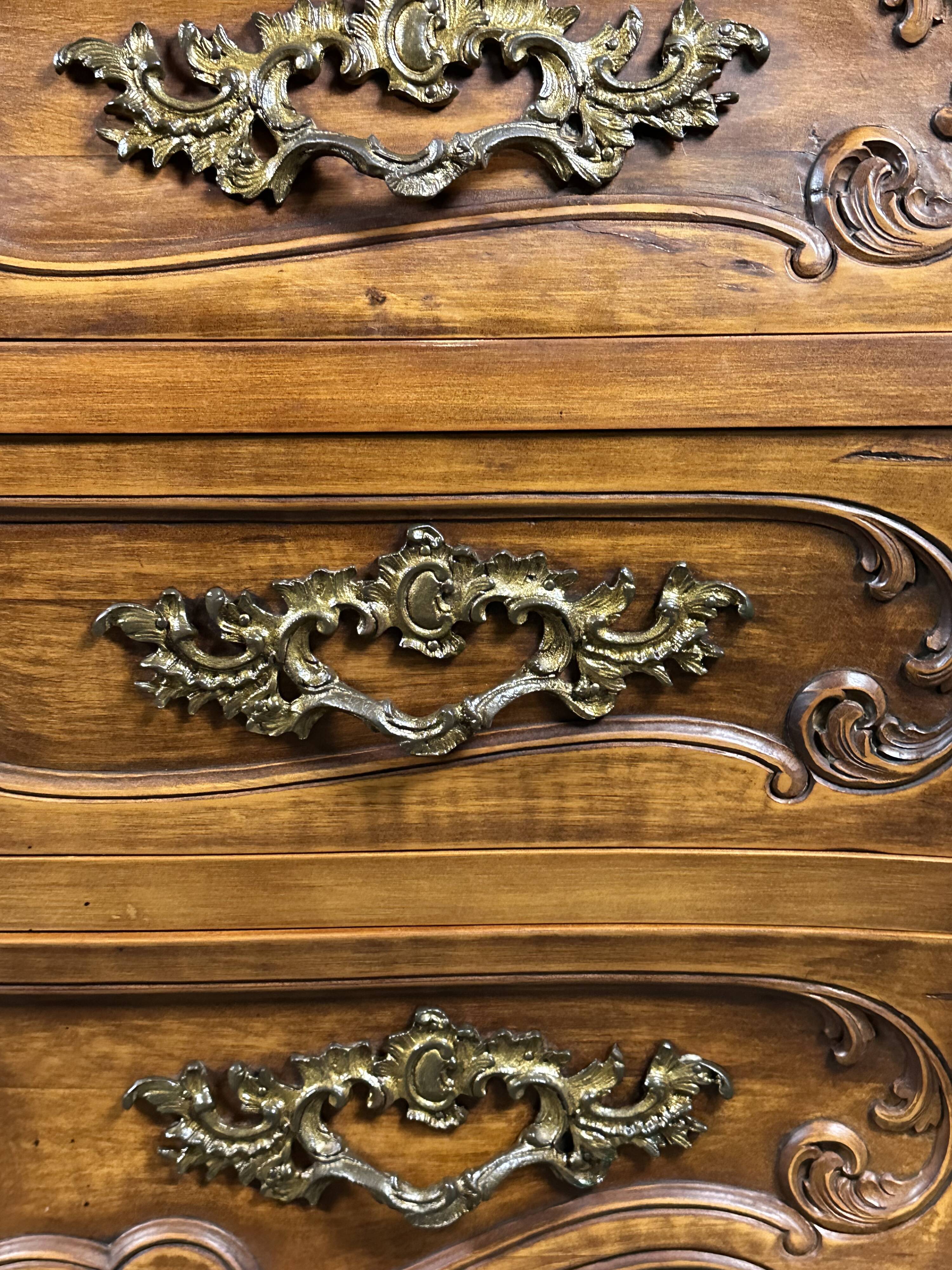 Louis XV style curved walnut chest of drawers