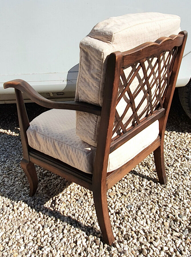 Armchair back with braces