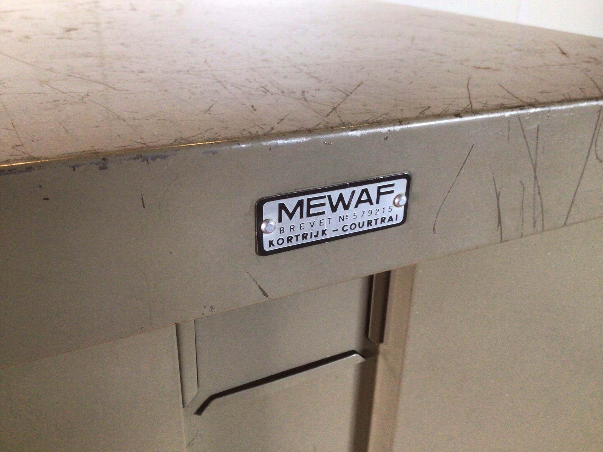 Metal "mewaf" drawer cabinet