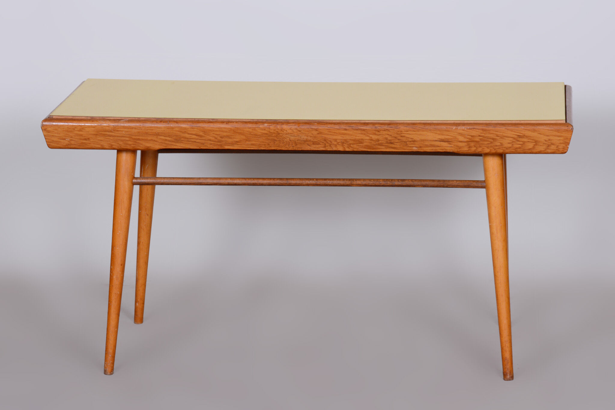 Table basse en chêne, Tchéquie, années 1950