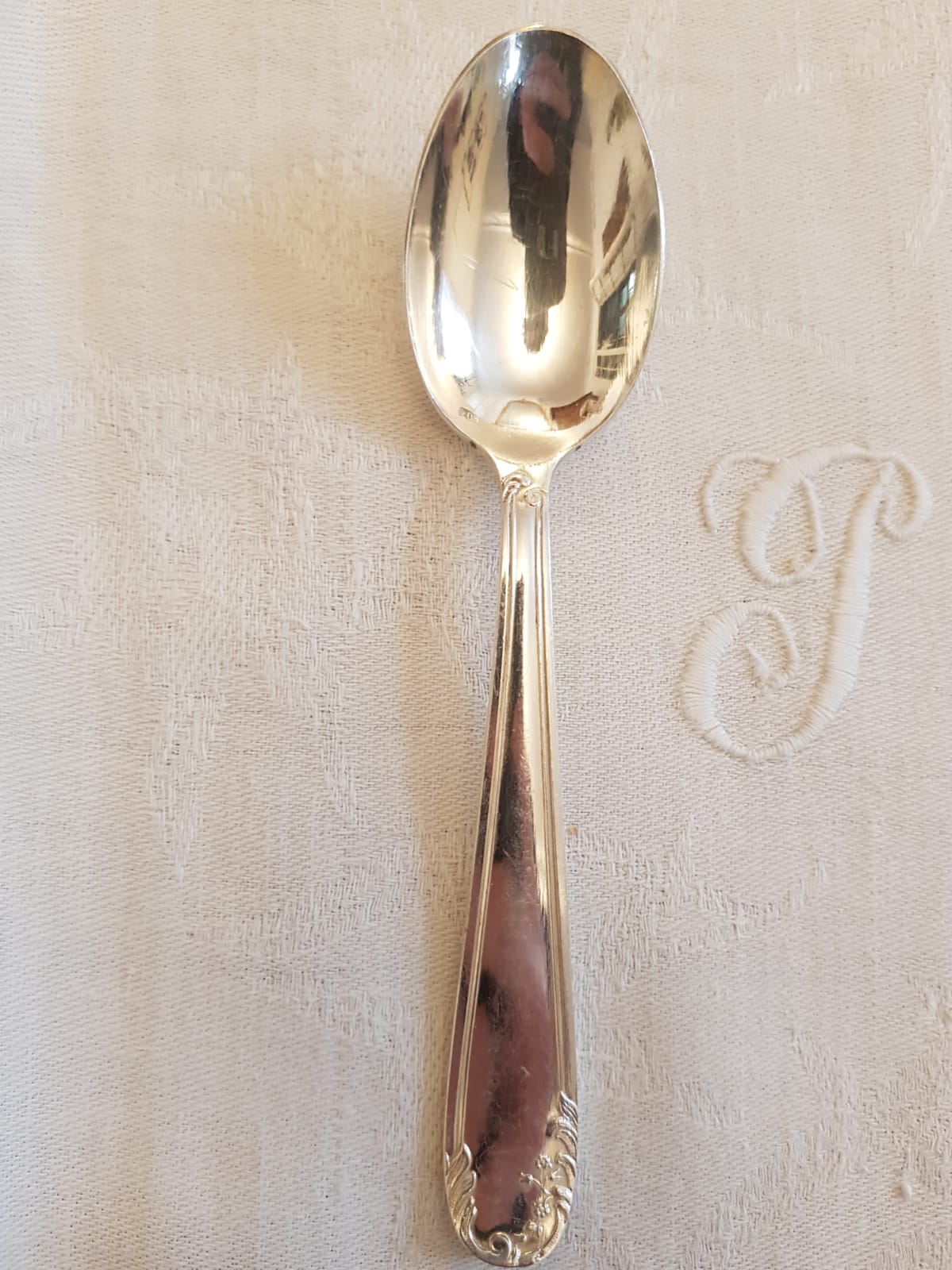 Silver cutlery set with 36 place settings and ladle