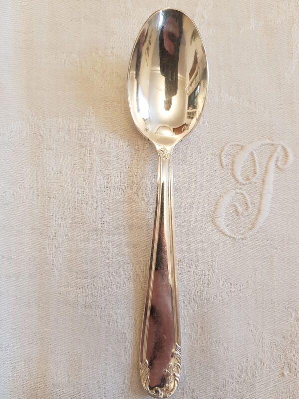 Ménagère en argent 36 couverts et sa louche