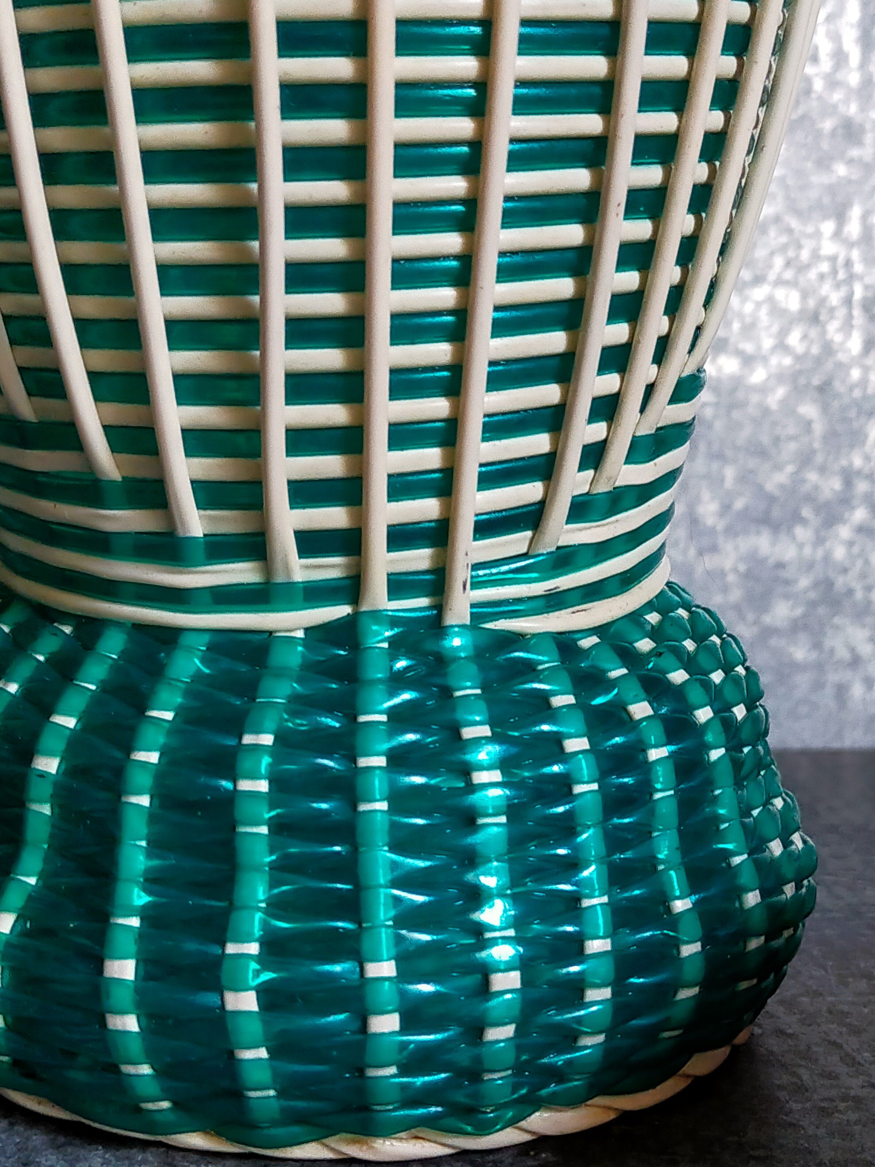 Glass vase and braided scoubidou thread 50s