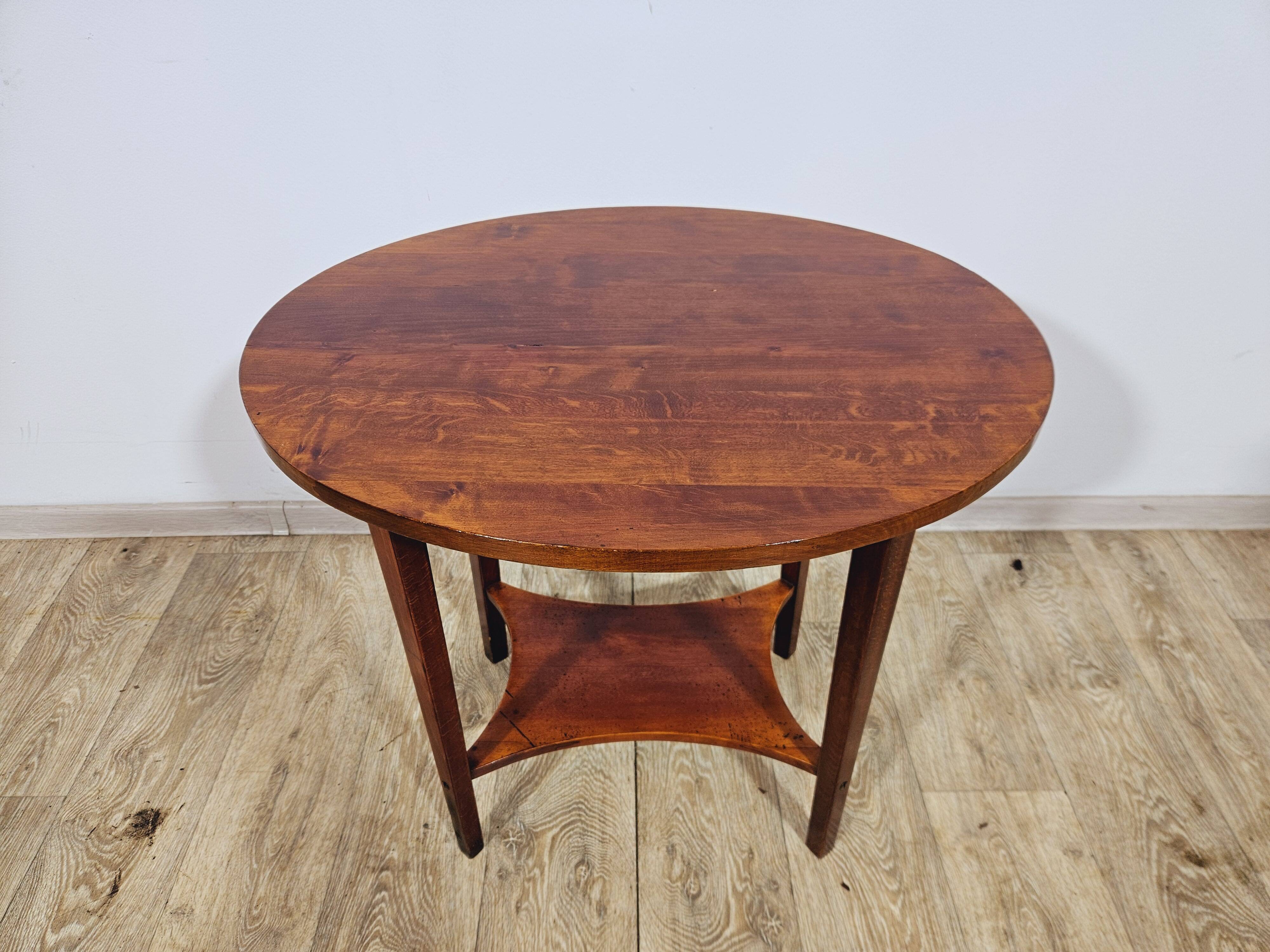 Original oval Thonet table, Osterreich 1930s