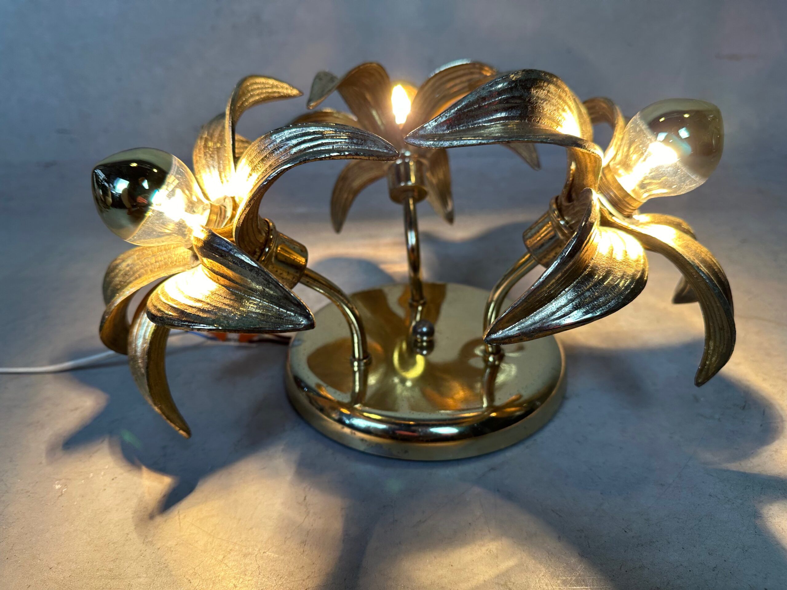 1970s flower ceiling / wall lamp – Hollywood Regency