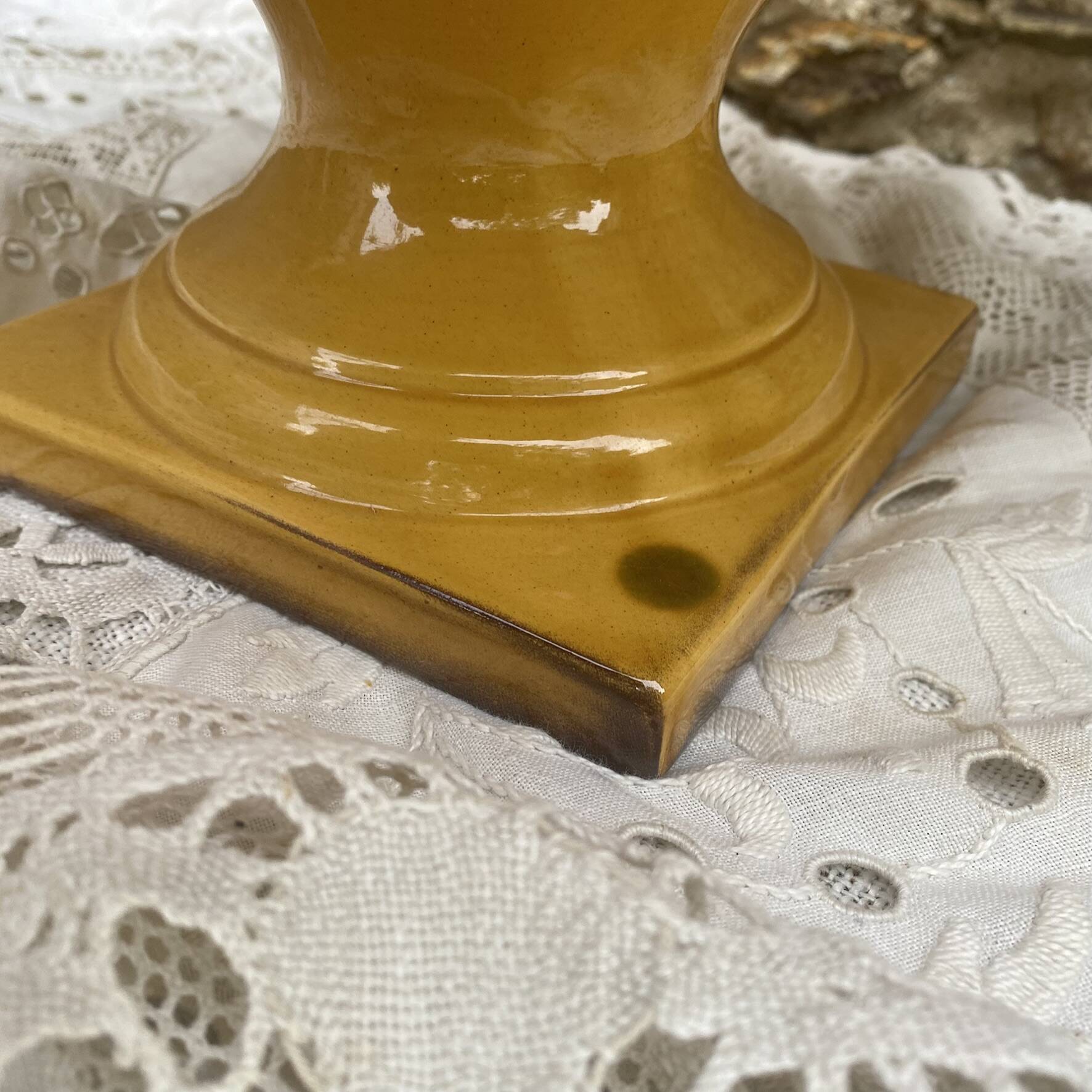 Pedestal planter in ceramic, Medicis style.