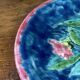 Plat rond en céramique craquelée, Evar