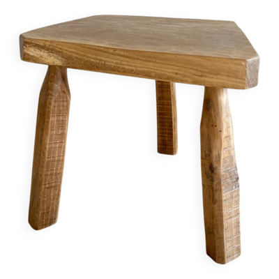 Table basse brutaliste tripode en bois de frêne olivier massif