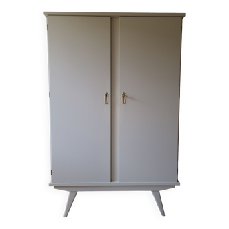 Armoire vintage