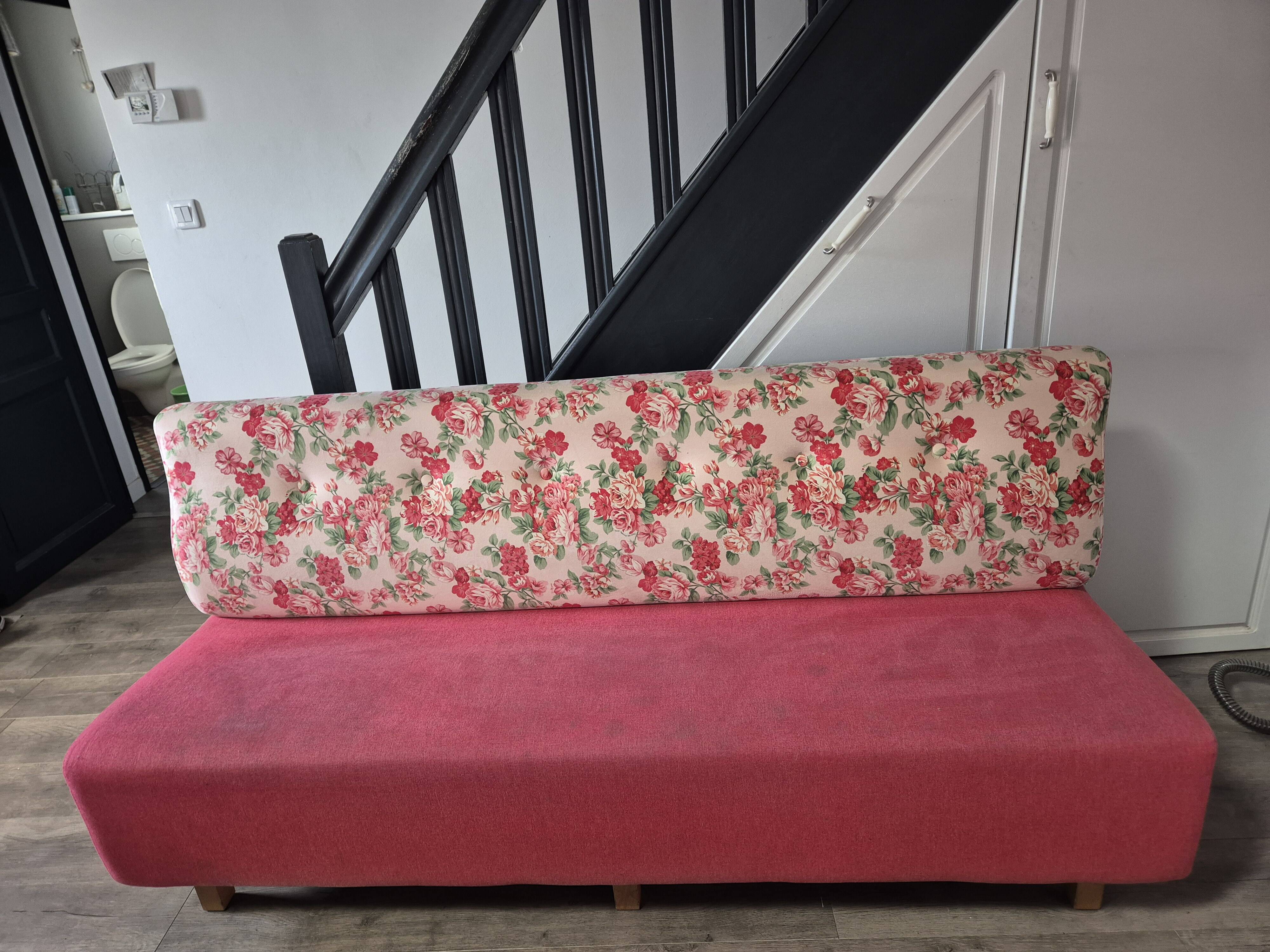 pink restaurant bench and liberty flower backrest, made by an upholsterer