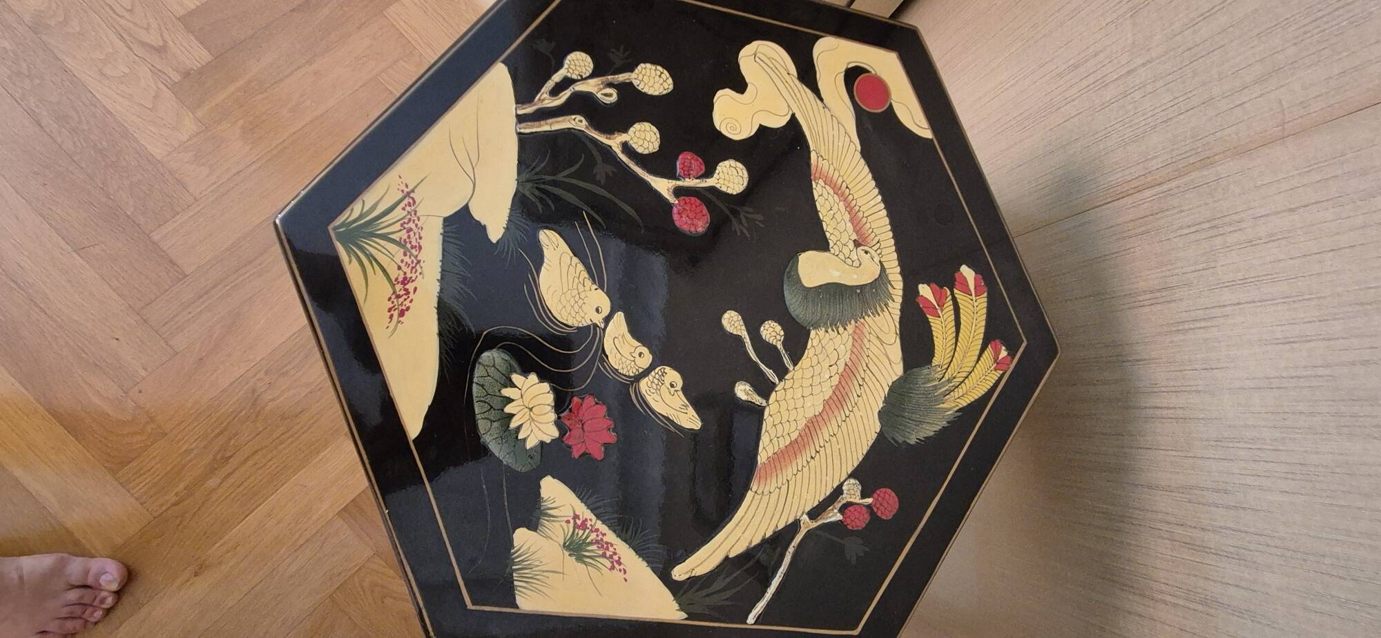 Chinese side table in Chinese lacquer by Franklin Mint vintage