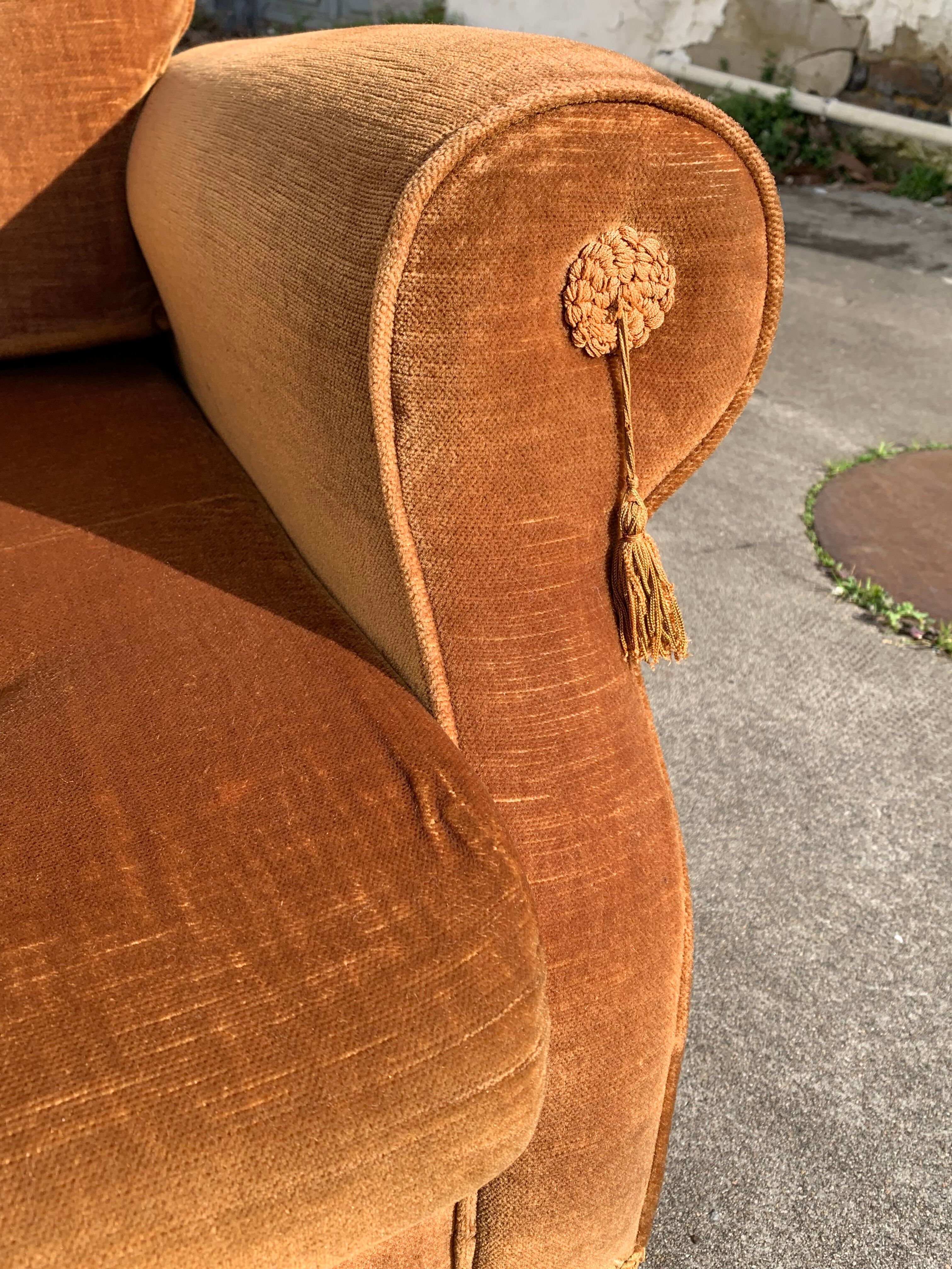 Pair of toad armchairs in old gold velvet