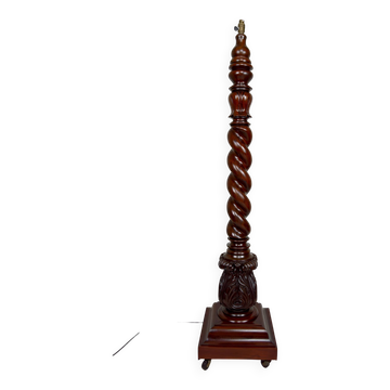 Important Victorian Twisted Column Floor Lamp in Solid Walnut, c. 1900