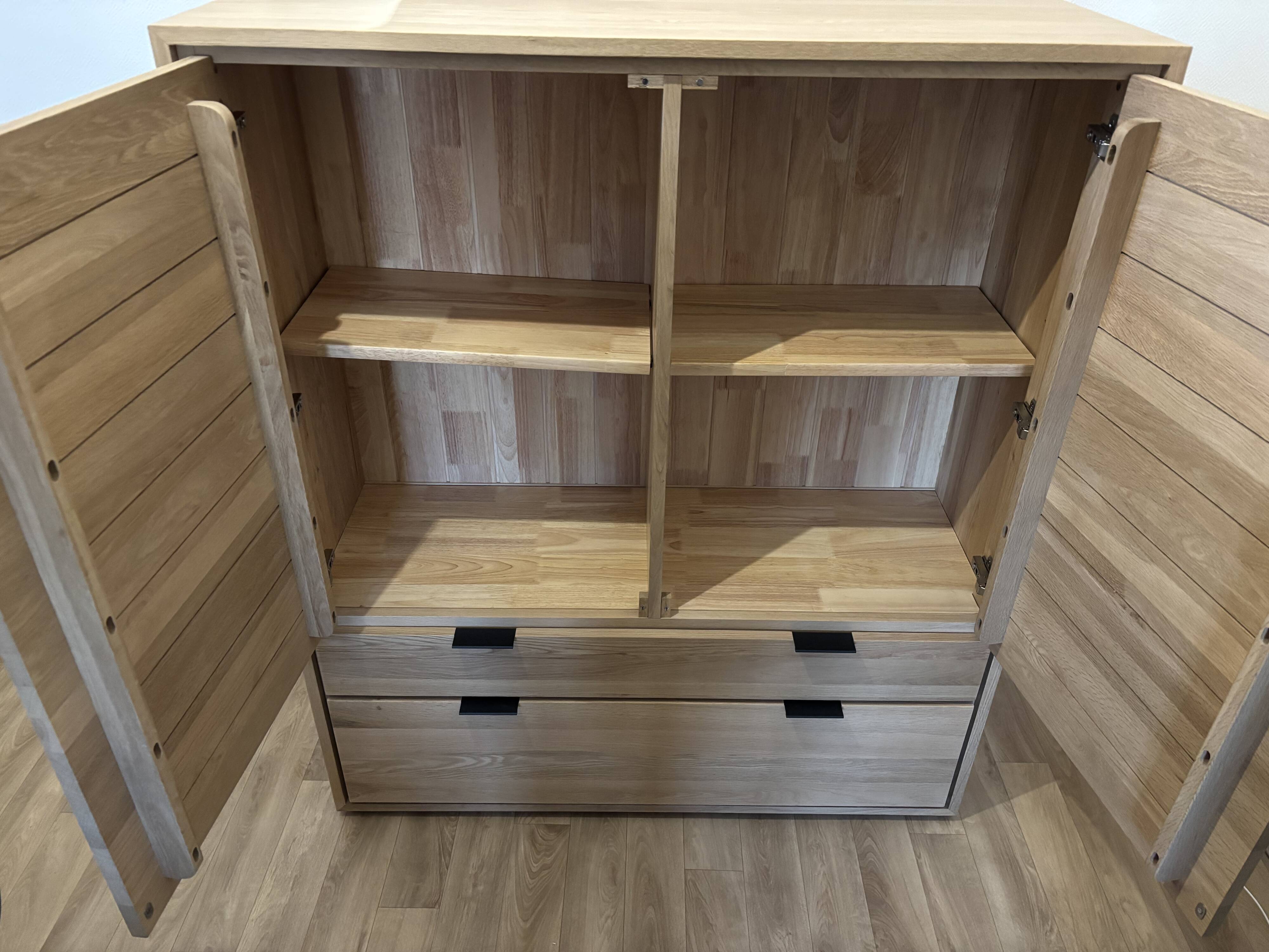 Meuble bahut en chêne massif marque Tikamoon