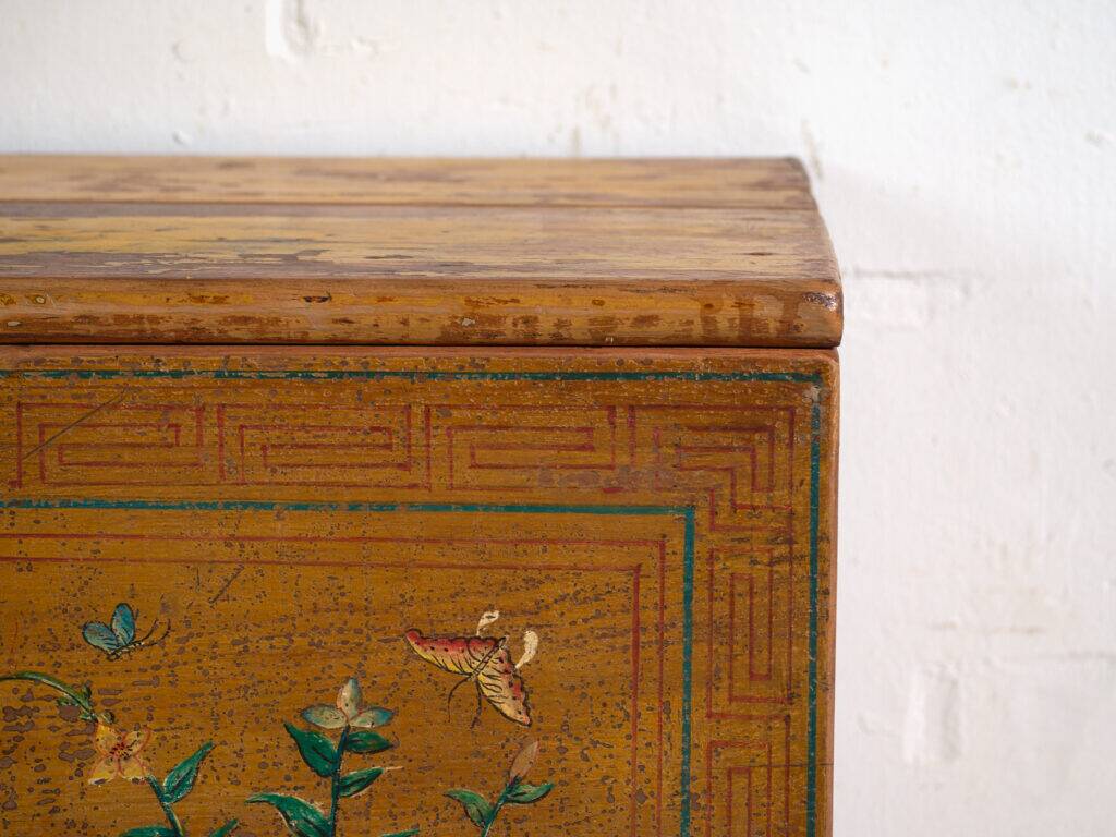Chinese chest with original painting – China, circa 1900