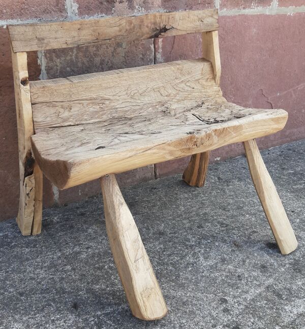 Banc brutaliste en bois massif (Art populaire)