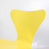 Set Of 6 Seven Chairs Model 3107 Lacquered In Yellow By Arne Jacobsen For Fritz Hansen From 1990s