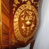 Chiffonnier sauteuse Louis XV en marqueterie