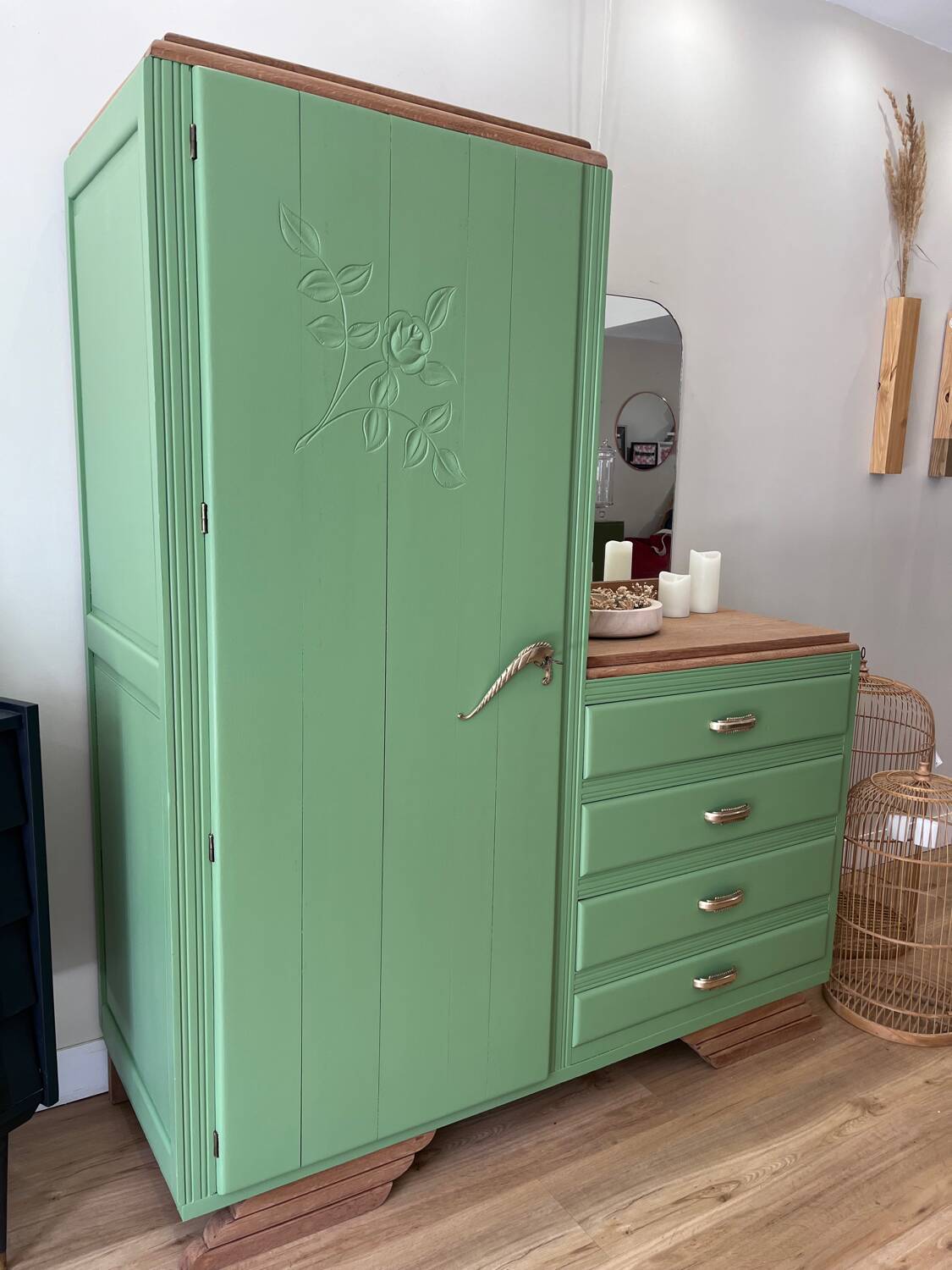 Armoire asymétrique