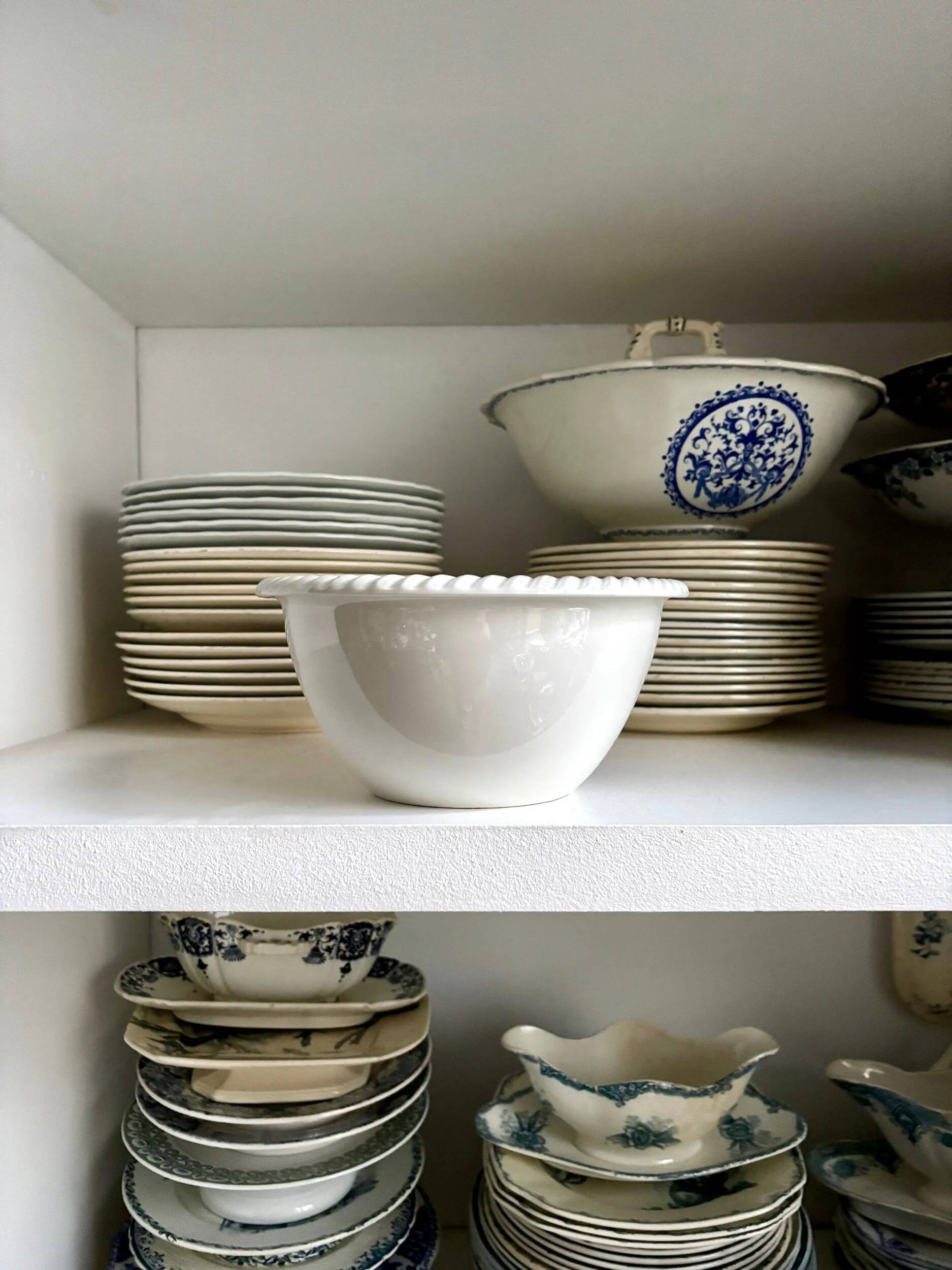 Saladier en faïence blanche