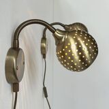 Paire d’appliques vintage orientable , laiton perforé, Suède 1960