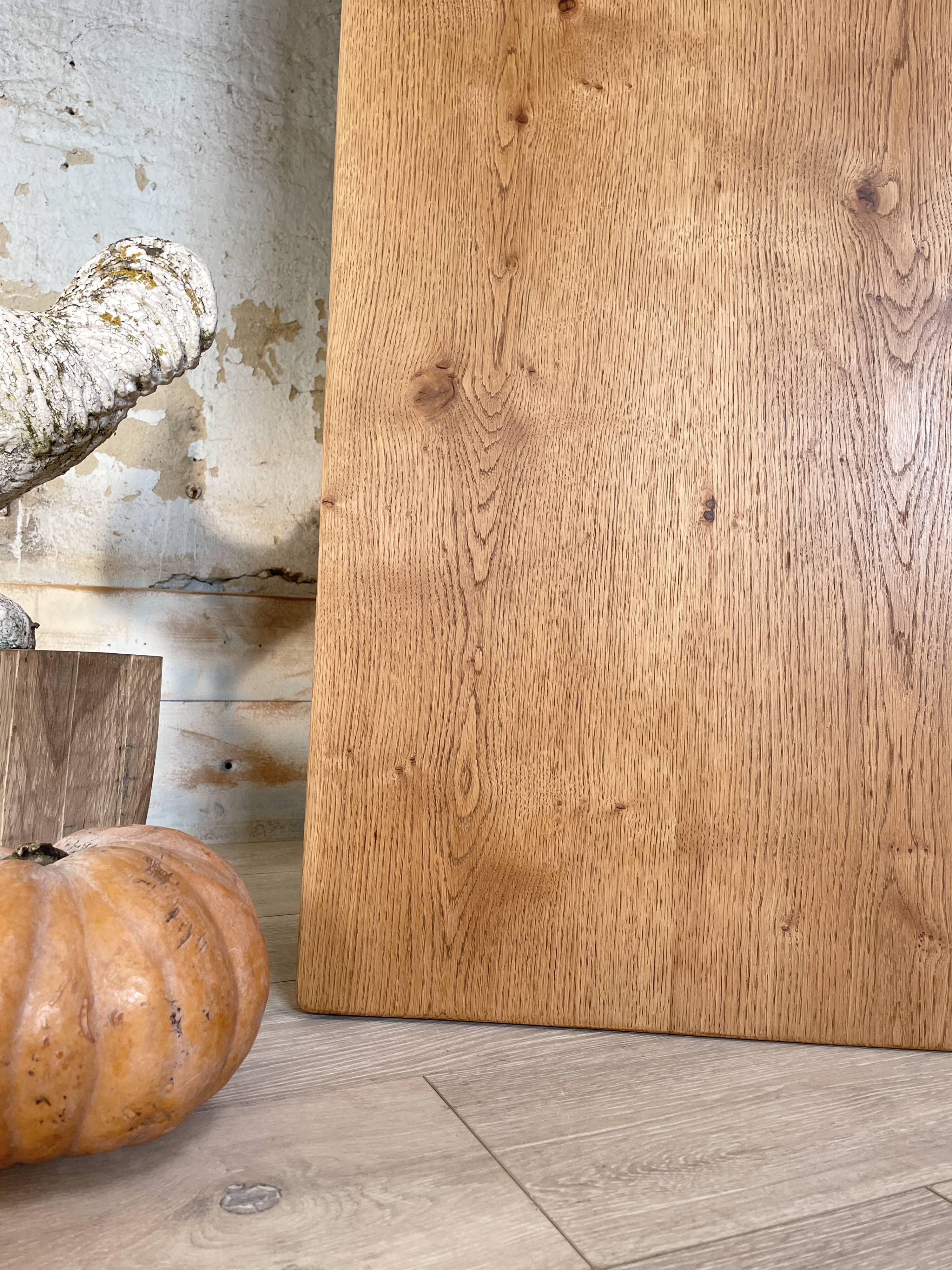 Vintage farmhouse table in solid oak.