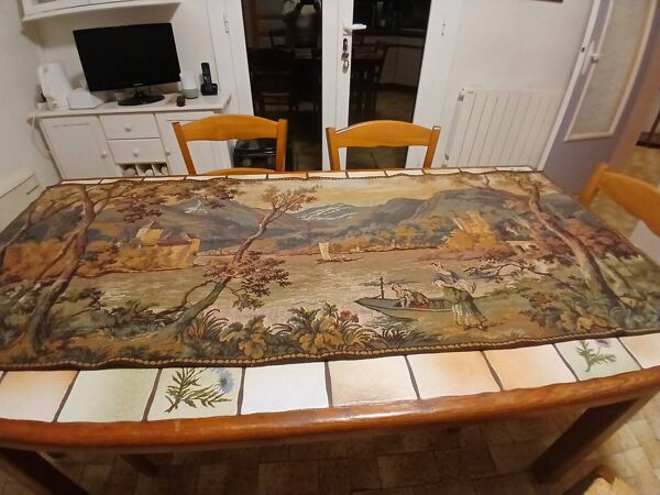 Tappisserie -60 ans à peu près  très bon état 165 x 70 paysage ancien