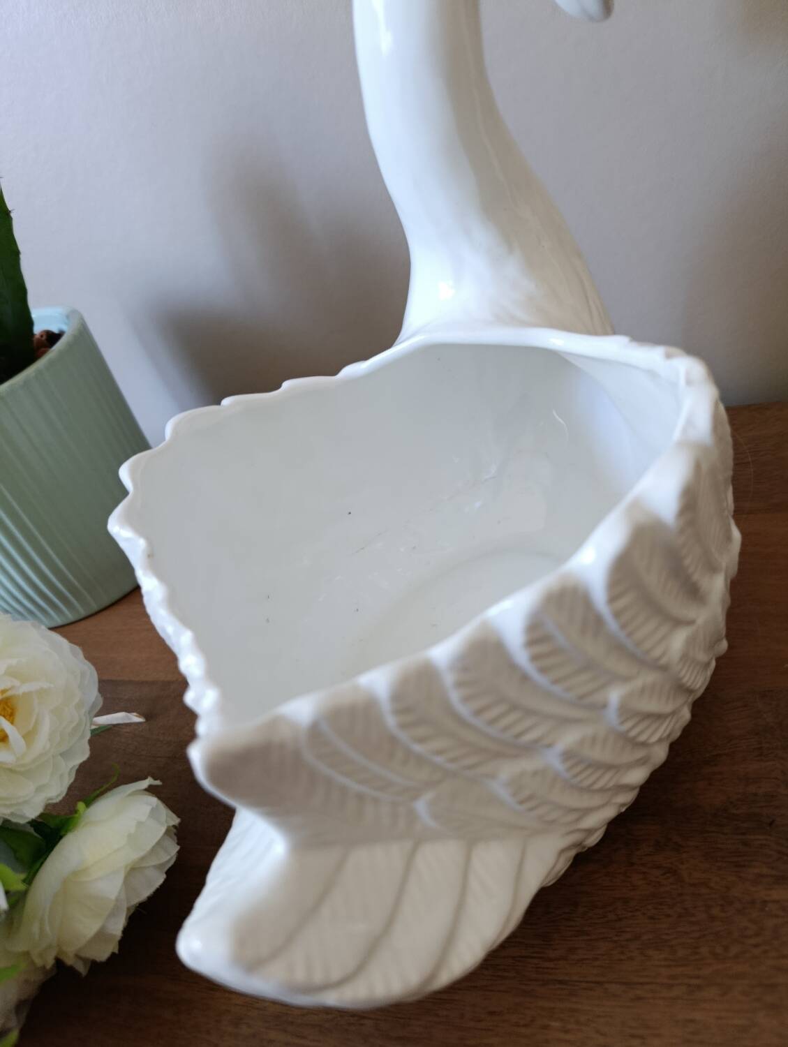 vintage white ceramic swan cache-pot / animal-shaped empty pocket