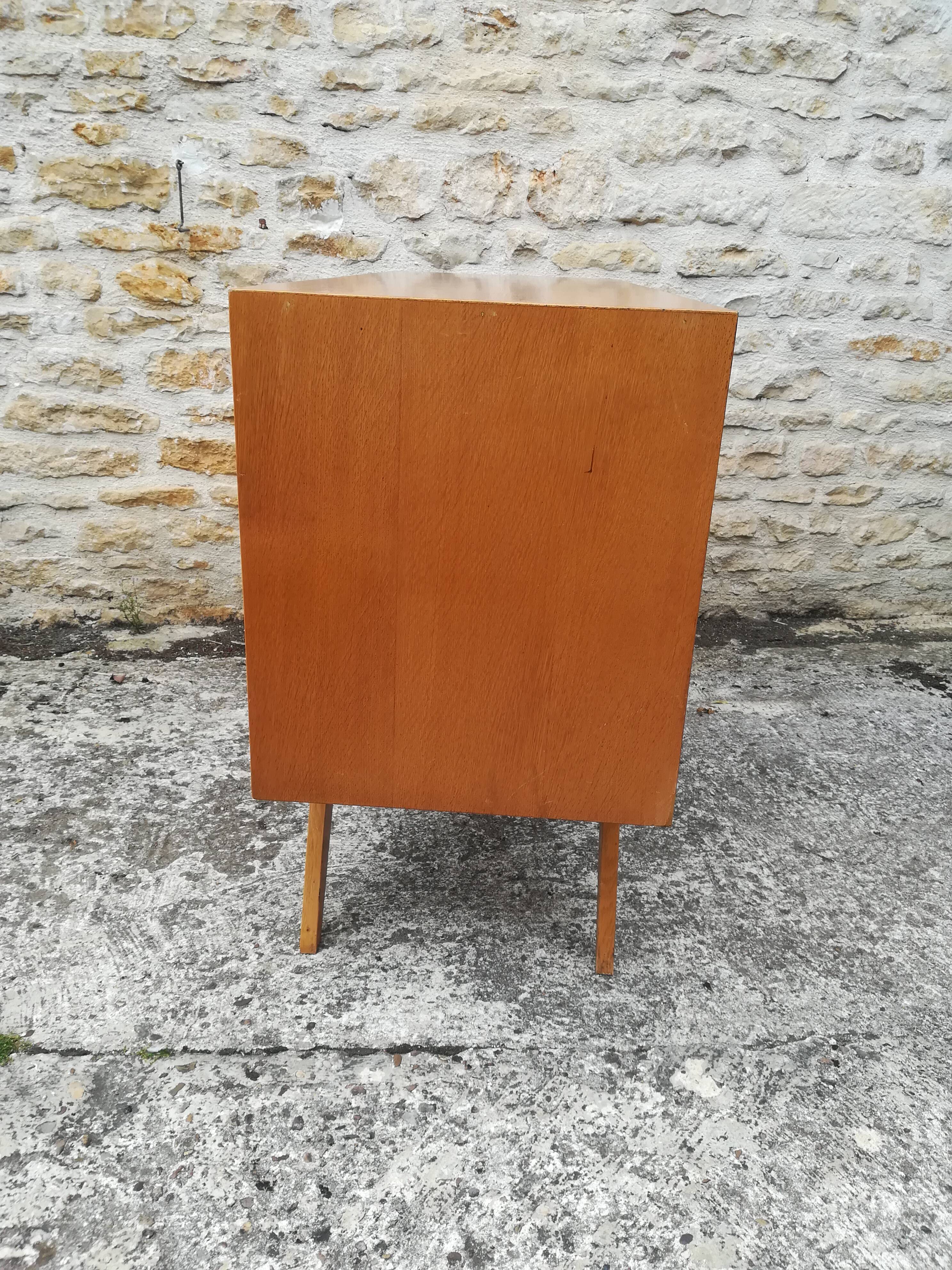 Chest of drawers buffet compass feet