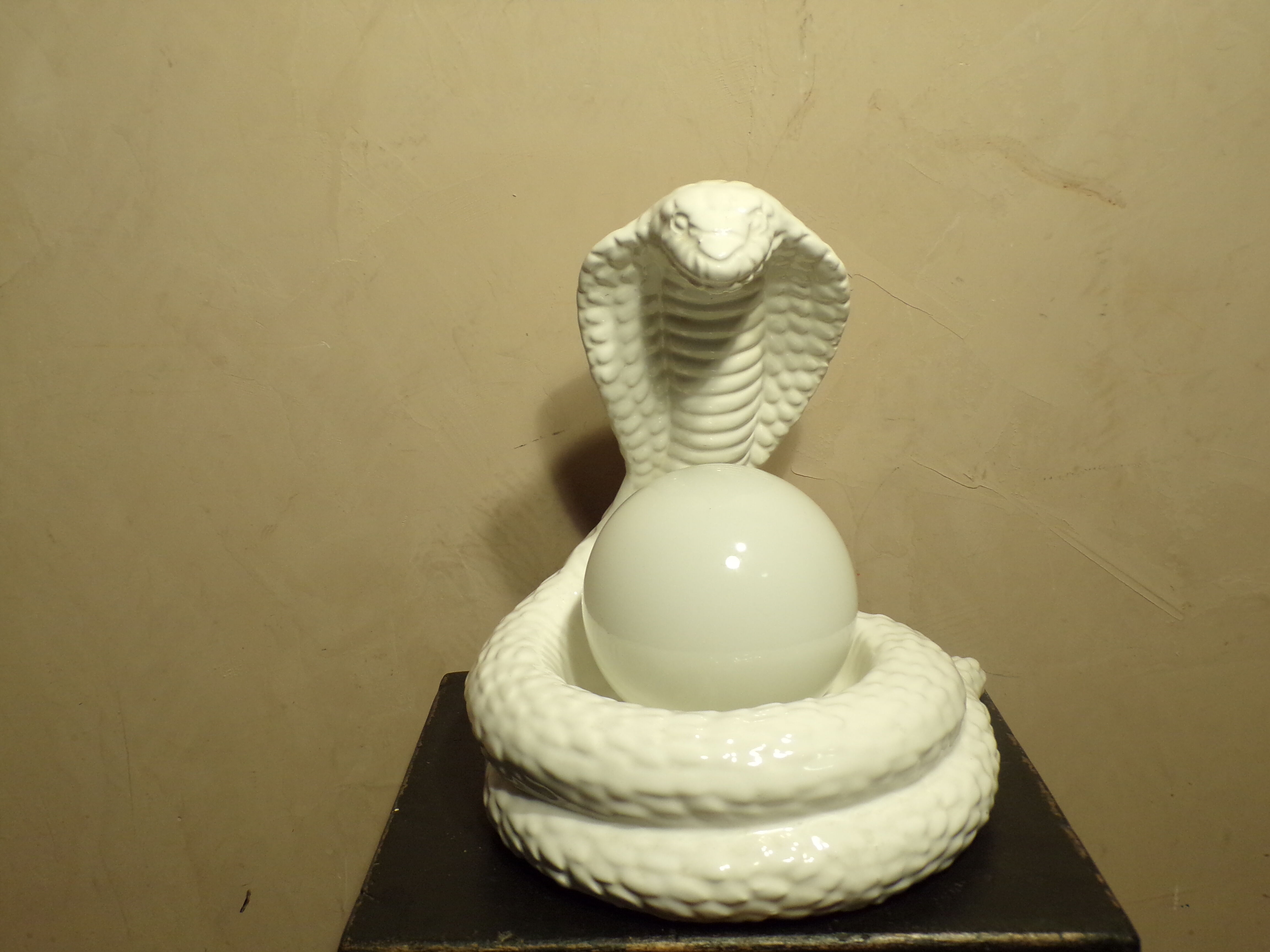 Vintage ceramic cobra lamp